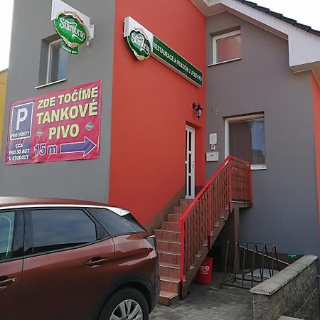 Restaurace A Penzion U Jessyho Perná Zewnętrze zdjęcie