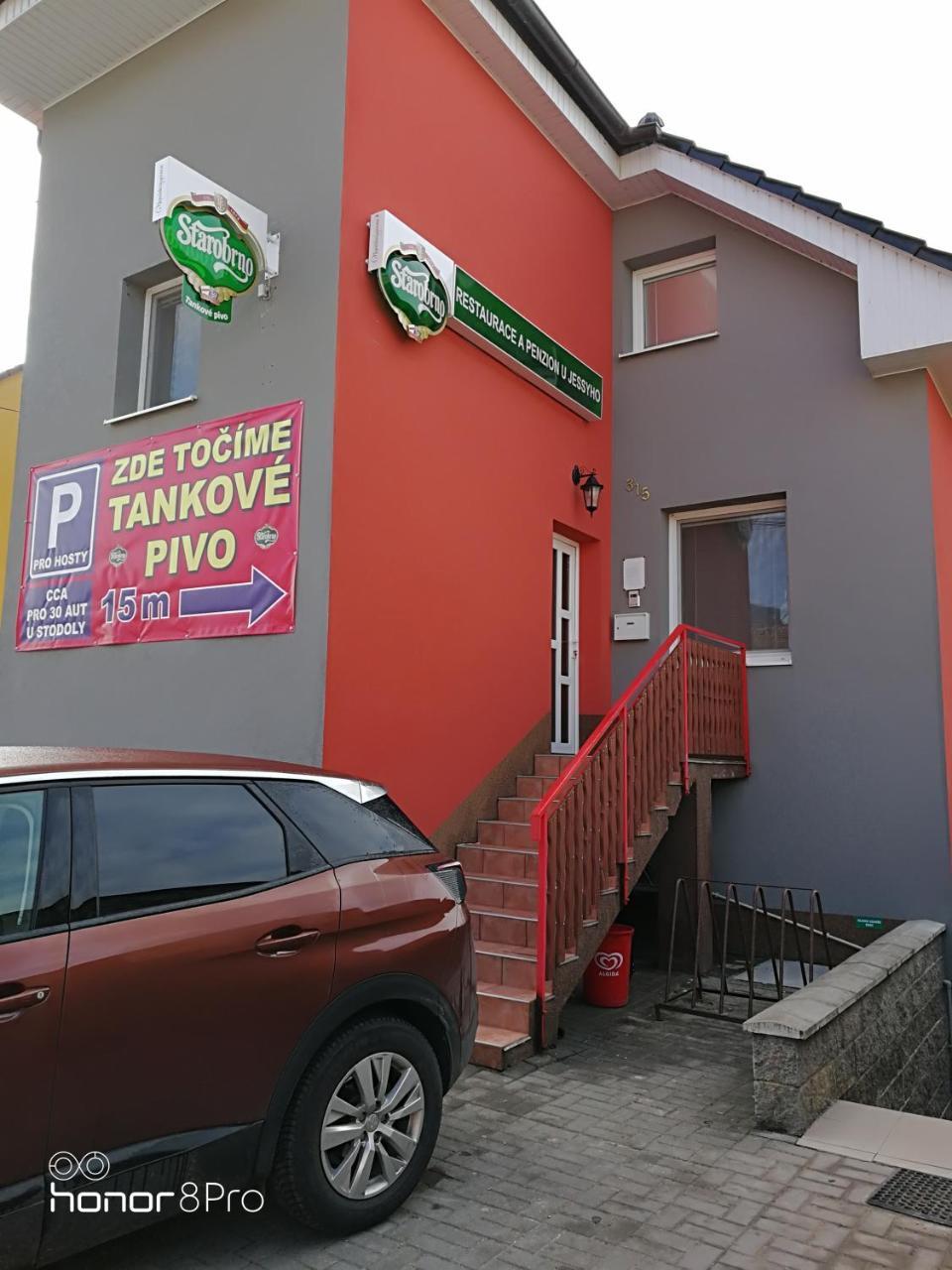 Restaurace A Penzion U Jessyho Perná Zewnętrze zdjęcie